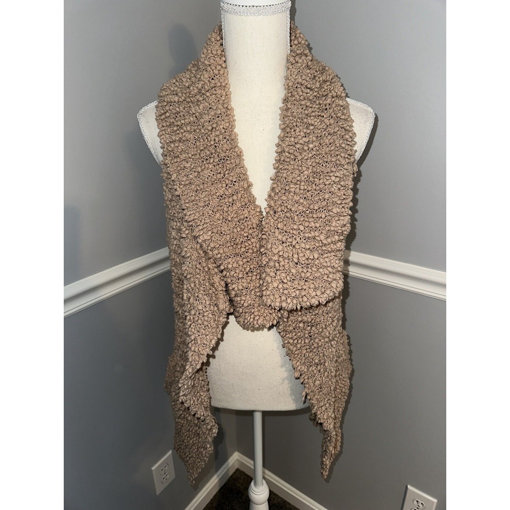 Alta'rd State Vest Size XS Shaggy Knit‎ 100% Polyester Boho Western Sleeveless